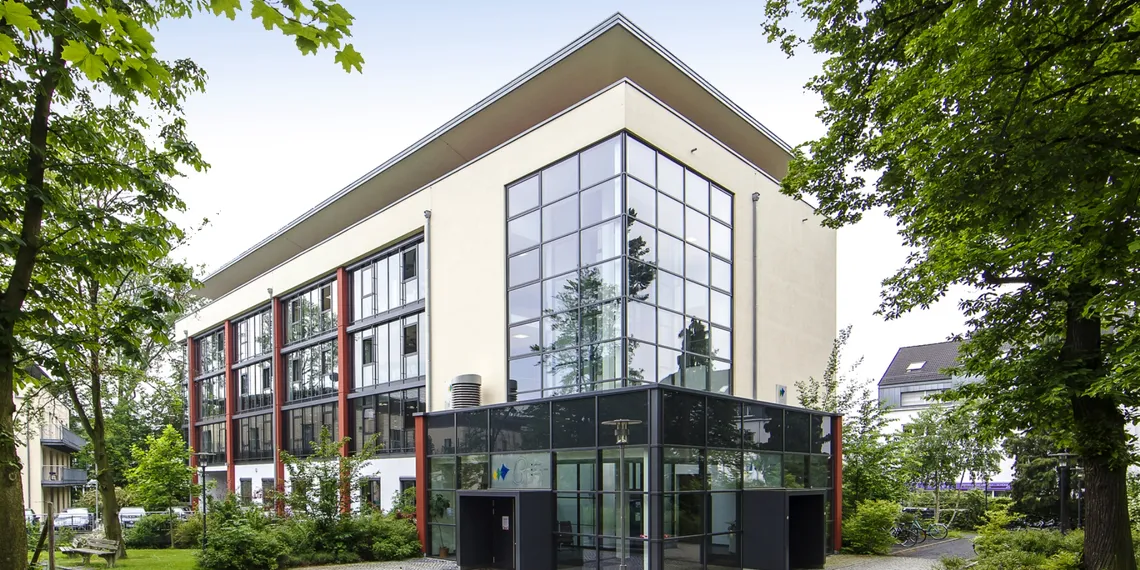 ابدأ دراستك عن بعد | منح دراسية عن بُعد في الجامعة الدولية للعلوم التطبيقية IU الألمانية