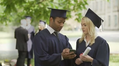 Free Online Course offered by FutureLearn: How to Get A Graduate Job