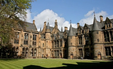 منح بكالوريوس ممولة جزئيا للطلاب الدوليين من جامعة Glasgow في بريطانيا
