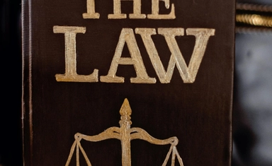 أخصائي قانوني - تونس 2026 - ممول بالكامل