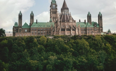 تمويل جزئي لبرامج الإقامة في أوروبا 2026