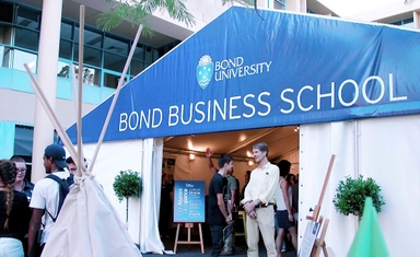 منح ماجستير في تخصصات الأعمال للطلاب الدوليين في جامعة Bond  في أستراليا