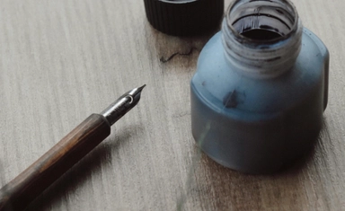 مسابقة Bridport Prize للكتابة الإبداعية 2026 – فرصة عالمية للكتاب