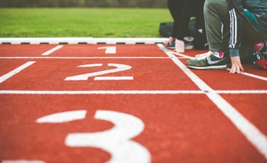 منحة ممولة بالكامل لحضور قمة One Young World لقادة الصحة العالميين 2026