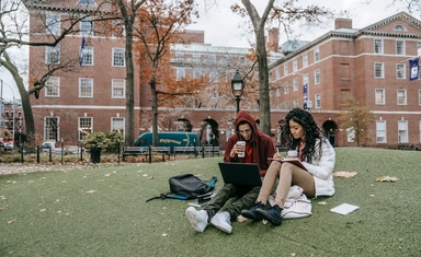 Undergraduate Scholarship for International Students at Simmons University in USA