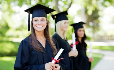 منحة  دراسية لأعضاء هيئة التدريس والخريجين في الاقتصاد في جامعة  Guelph  في كندا