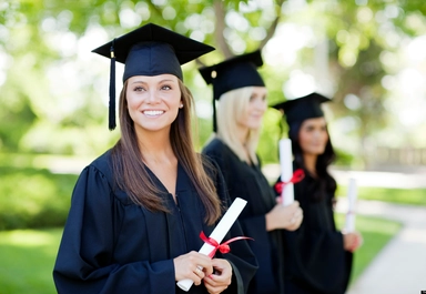 منحة  دراسية لأعضاء هيئة التدريس والخريجين في الاقتصاد في جامعة  Guelph  في كندا