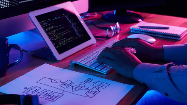 دورة عن بُعد تُقدّمها منصة Datacamp: مدخل إلى لغة SQL