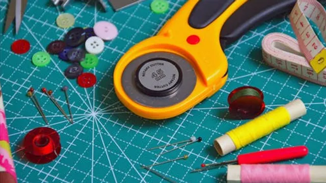دورة مجانية عبر الإنترنت: أساسيات ماكينة الخياطة مقدمة من Sewing Workshop