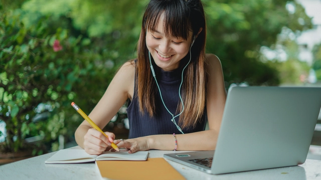 دورة مجانية عن بعد من Coursera: برنامج الشهادة التخصصية (كيف تطور مهاراتك في التواصل باللغة الإنجليزية)