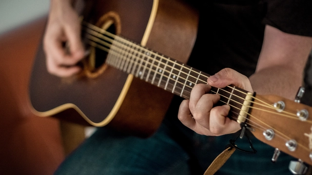 Online Course by Udemy: Learn Guitar in 21 Days