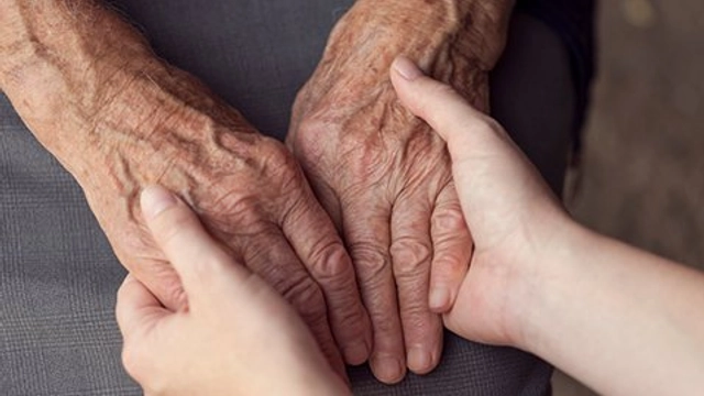 اسرار من عشيقة كبيرة في السن إلى زوجة صغيرة في السن