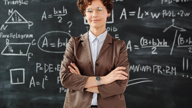 Online Course on Effectiveness in Teaching Math by Aanaab