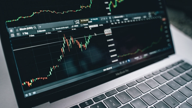 دورة أونلاين مجانية من منصة Coursera: كيف تصمم إستراتيجيتك للتداول - المشروع النهائي