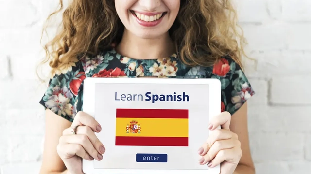 Online Language Course in Spanish for Retail to Boost Customer Sales