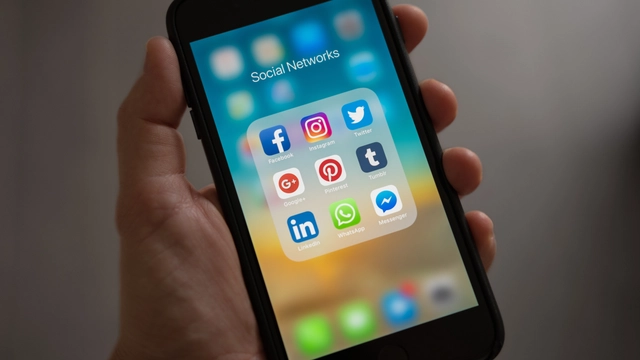 Free Online Course offered by Coursera: Introduction to Social Media Marketing