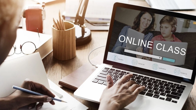 Online Course on Alison: Essentials of Management Consulting
