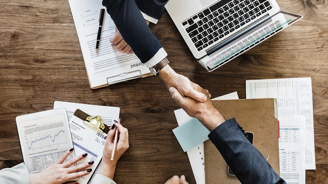 Free Online Course from Oxford Home Study Center: Business Management