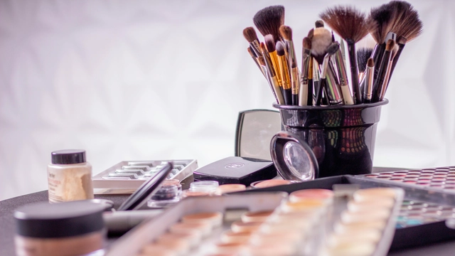 Free Online Makeup Skills Course Certified with a Certificate by M3aarf