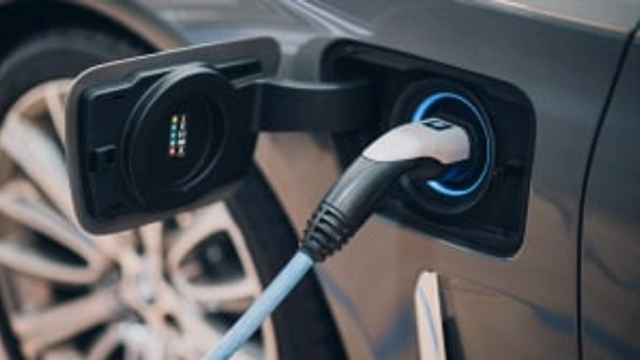 Free Online Course from Alison: Introduction to Electric Vehicle Technology