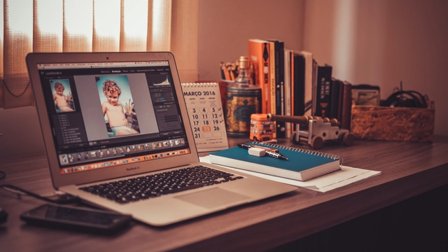 Free Online Course by Learn From Fiverr: Product Photography Retouching in Adobe Photoshop