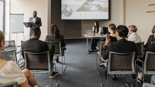 Free Online Course Themed “Finding Your Professional Voice: Confidence & Impact”offered by Coursera