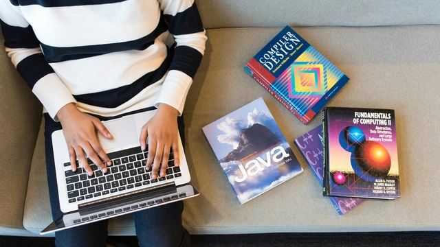 Free Online Course Themed “Java 3 Programming” offered by Edraak