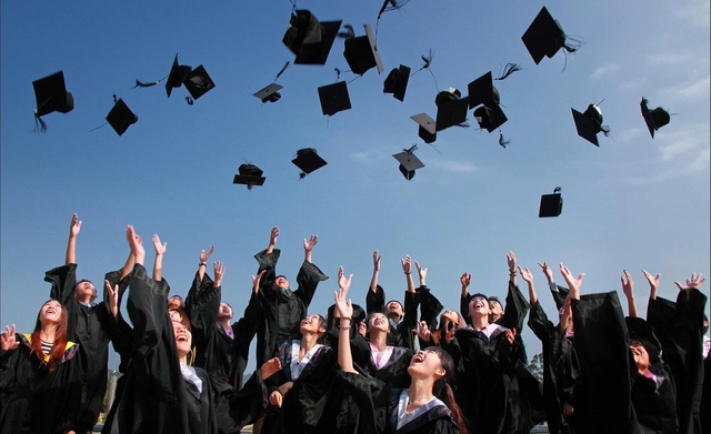 Funded Bachelor Scholarship for Academic Excellence in the Canadian University Dubai