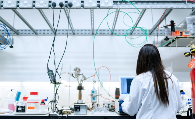 منح دراسية ممولة بالكامل للدكتوراه في هندسة المواد في بريطانيا مقدمة من جامعة سوانسي