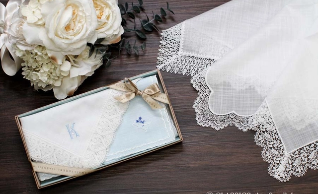 مسابقة تصميم منديل من بوتيك CLASSICS THE SMALL LUXURY وجائزة نقدية بقيمة 450 دولار
