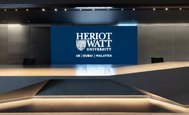 منحة جامعة Heriot-Watt University  في الإمارات 2026 للدراسات العليا بخصم 20% من الرسوم الدراسية
