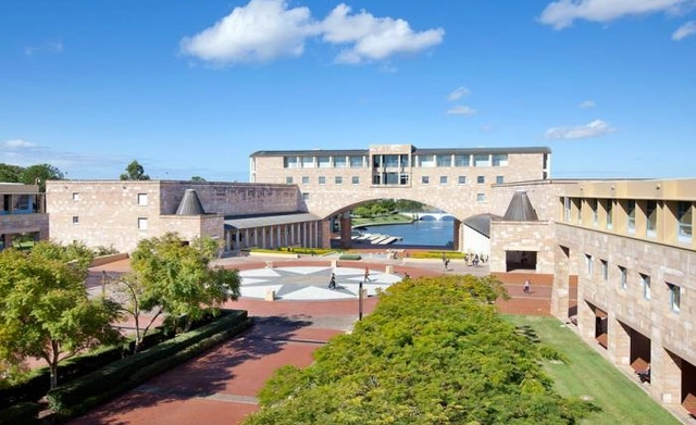 Undergraduate and Postgraduate Scholarships for Lebanese Students at Bond University in Australia 2020