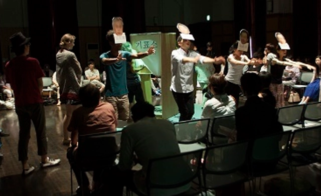 Artist-in-Residence Program to Japan