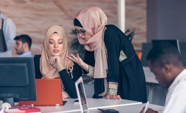 مشروع تمكين المرأة في ريادة الأعمال وفرصة الحصول على منحة مالية 10,000 دولار مع منظمة شباب الغد
