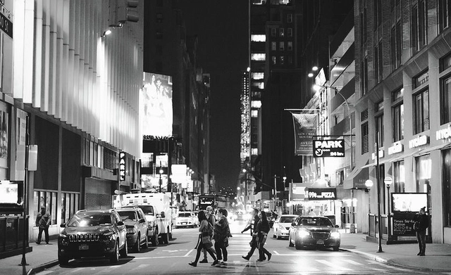 Online Black&White Street Photography Competition from Photocrowd