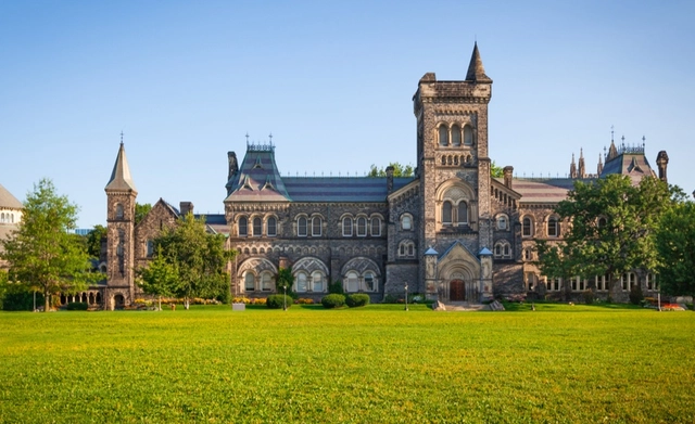 Partial Funded Undergraduate Scholarships at the University of Toronto 2021