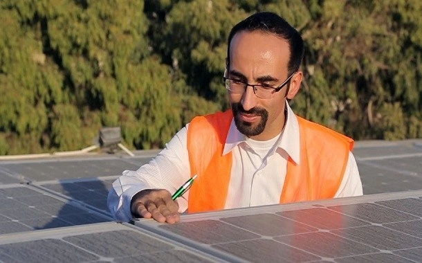 ماهر ميمون، Maher Maimoon هو شاب أردني حاز على جائزة "أفضل مخترع في العالم" من جمعية مهندسي الطاقة العالمية.